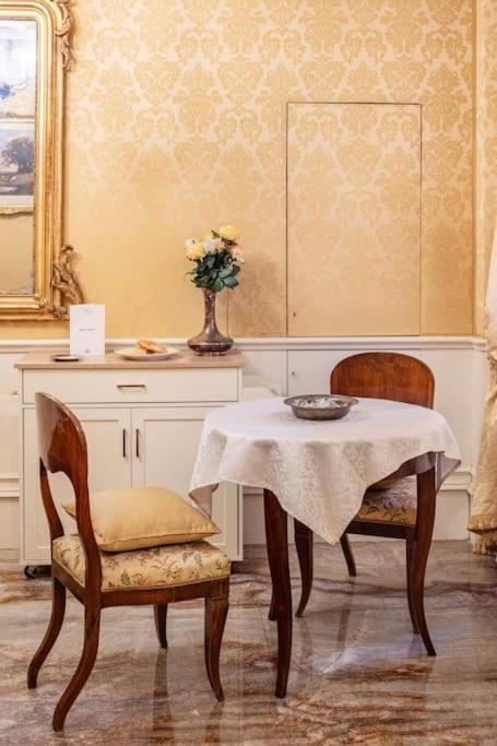 Ground Floor Luxe Historic Studio City Centre Lejlighed Bologna Eksteriør billede